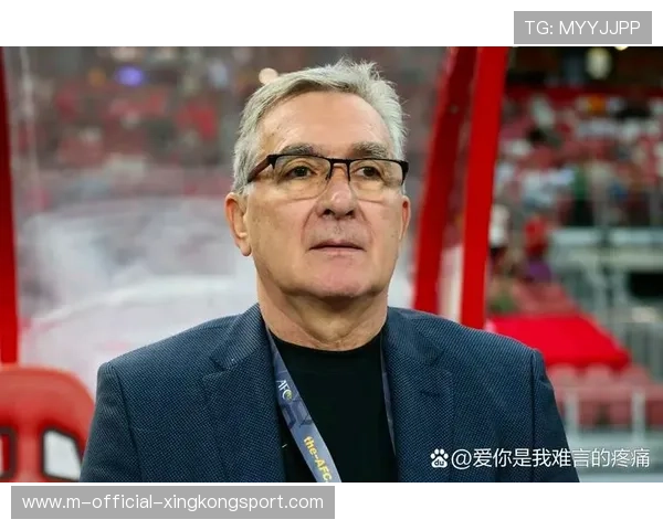 球队主教练新闻发布会引发媒体热议，足球队主教练